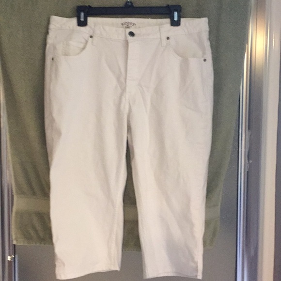 Lee Riders White Denim Capris size 18 - Picture 1 of 5